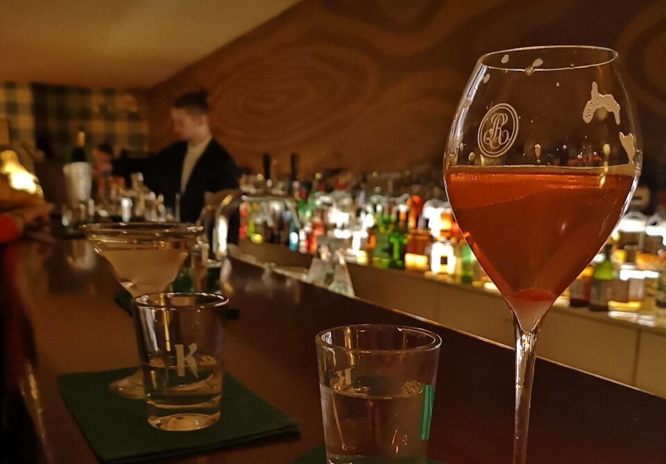 GREEN DOOR: For å nyte drinker på The Green Door må du bruke ringeklokken for å slippe inn. FOTO: Vilde Høknes