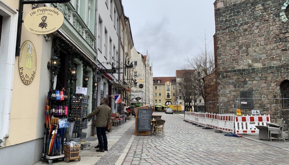 REKONSTRUERT: Nikolaiviertel er Berlins eldste nabolag, men de middelalderske gatene og sjarmerende husene ble faktisk bygd etter krigen. FOTO: Silje Håbu