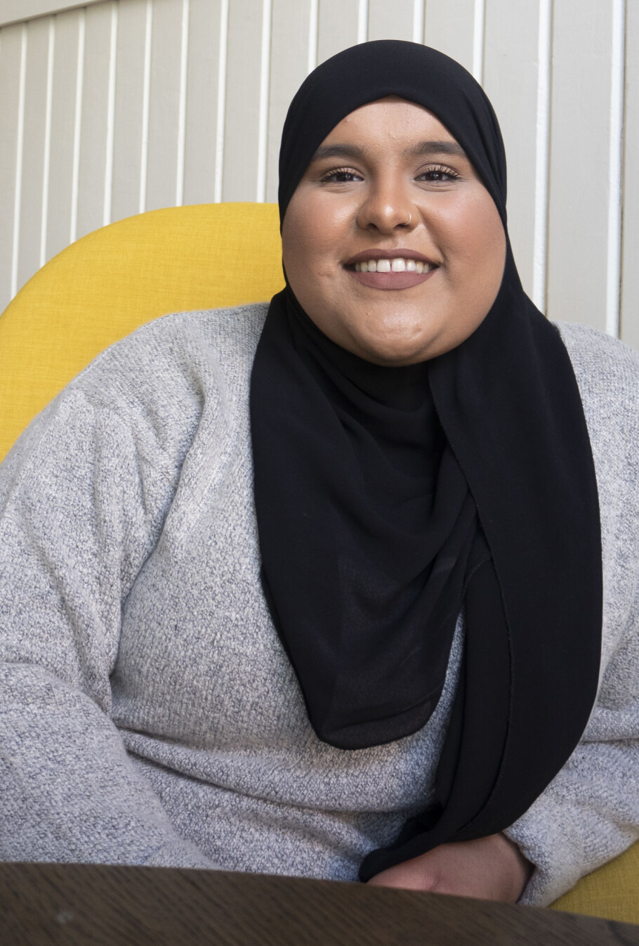 FORNØYD: Leder for United Sisters Kafé, Fatima Iqbal er svært fornøyd med at de har fått økonomisk støtte fra bydelsutvalget.FOTO: 300087