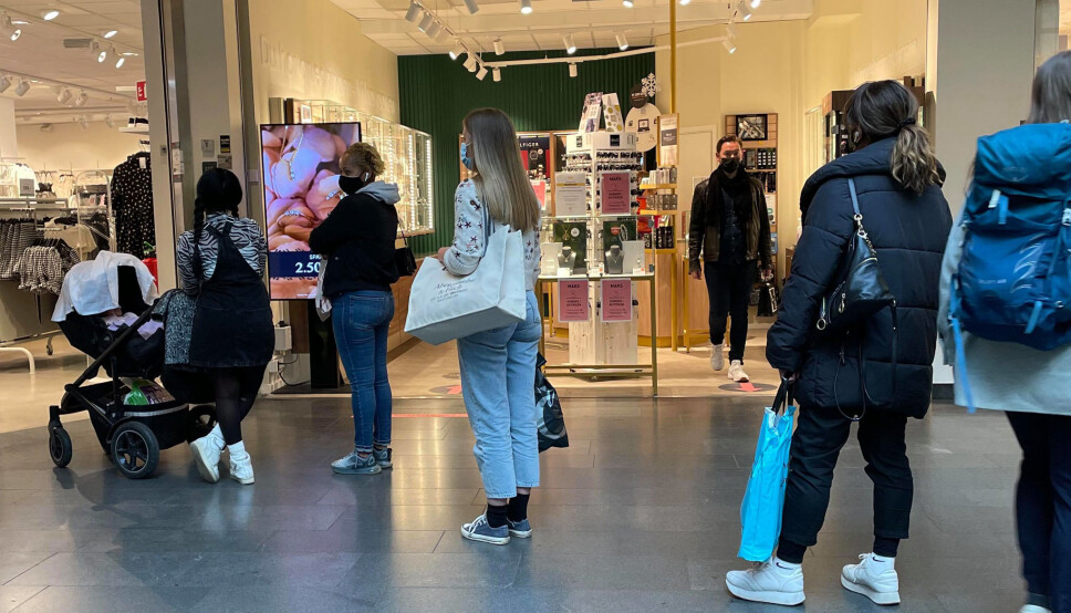 SHOPPINGGLEDE: Kun timer etter åpning er Oslo City fullt av folk
