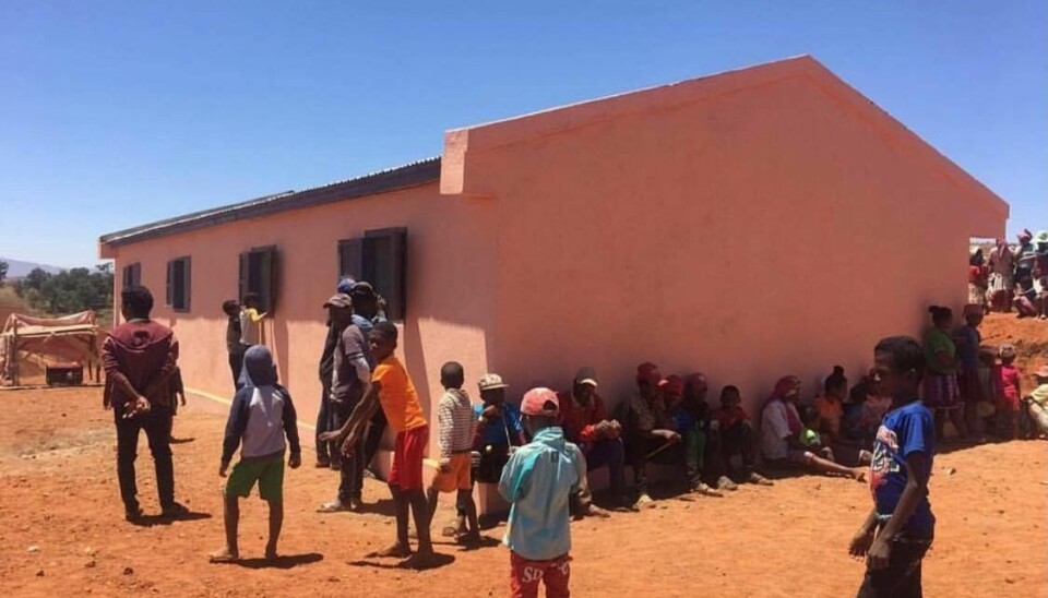 Madagaskar prosjektet bygget tak på denne skolen gjennom donasjoner.