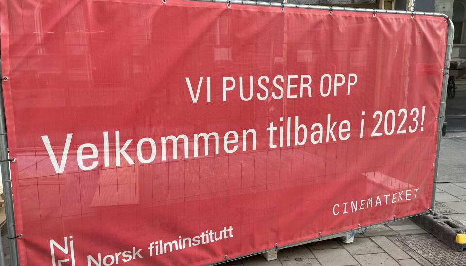 Banner utenfor lokalene Banner utenfor lokalene