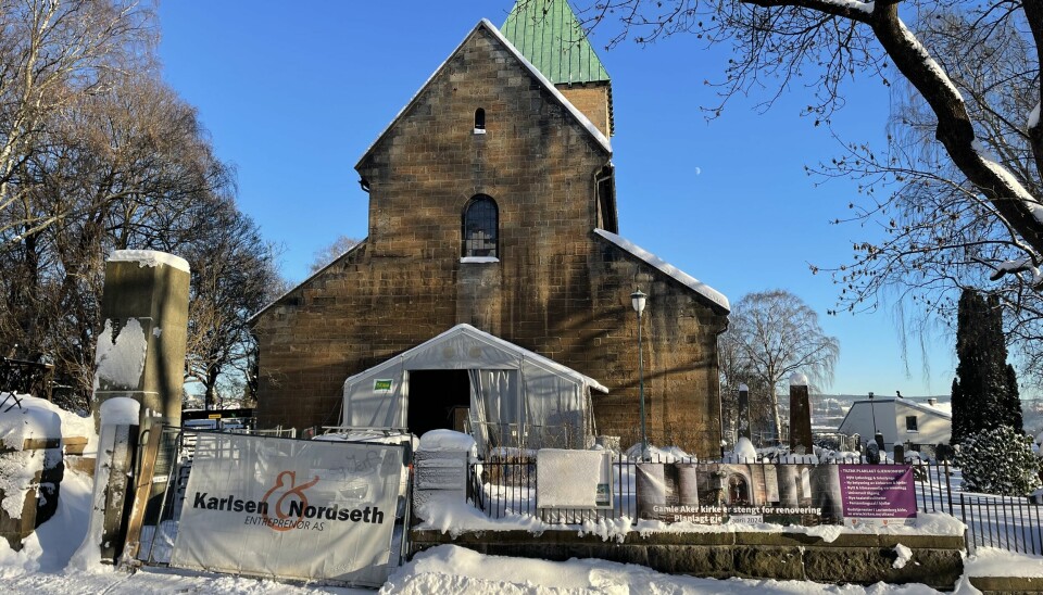 RENOVERES: Gamle Aker Kirke under renovering i den kalde vinteren. Her bygges det mye nytt og spennende som kommer snart.