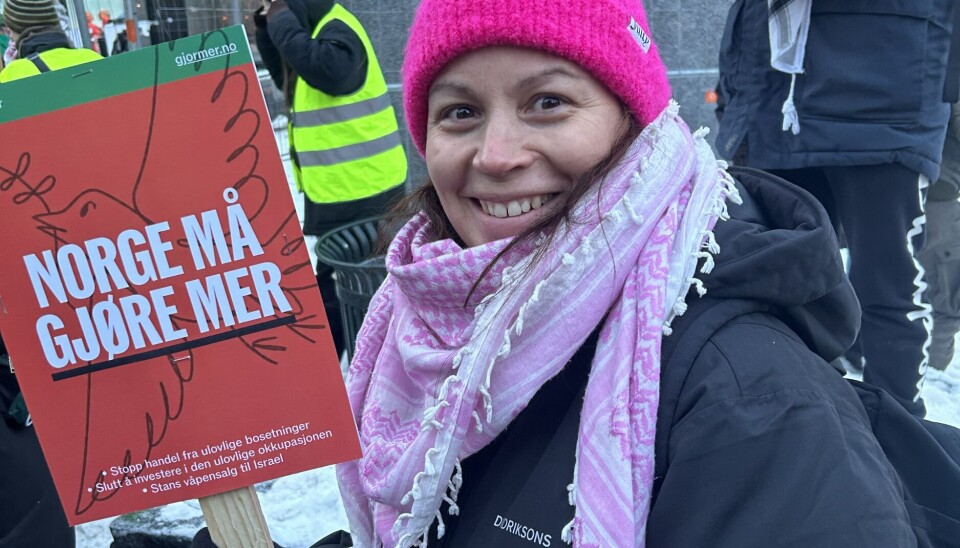 DEMONSTRERER: Anette synes det er viktig å være til stede på demonstrasjon.