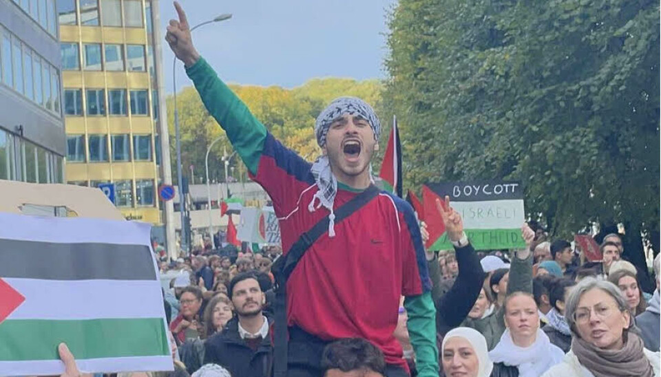 ENGASJERT: Mahdi Bilal på demonstrasjon. Foto: Privat
