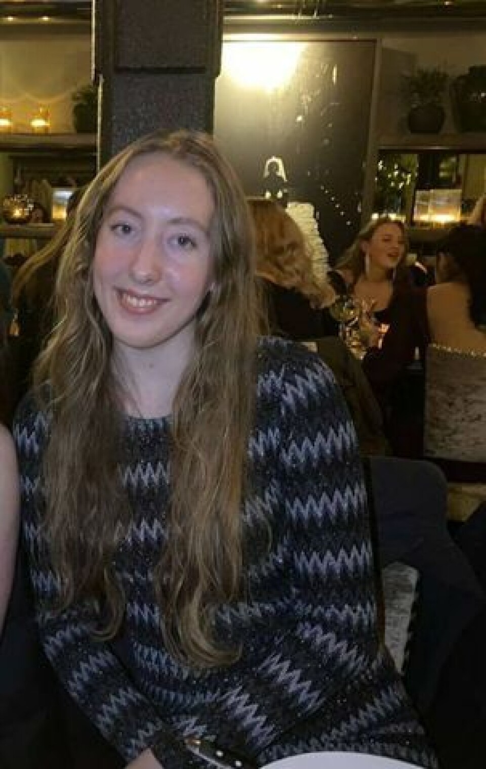 Emilia Moen Karlsen, Studerer dans ved Bårdar Akademiet i Oslo.
