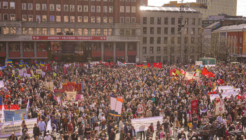 STORT ENGASJEMENT: Innbyggere samlet seg for å markere arbeidernes dag. Foto: Danny Son To