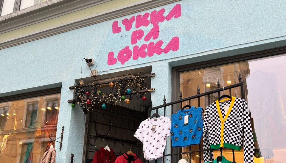 Lykka på Løkka med masse forskjellige vintage klesplagg & tilbehør.