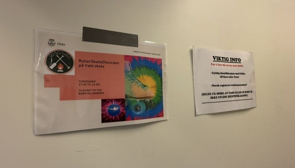 Informasjonsvegg for de gratis tilbudene.