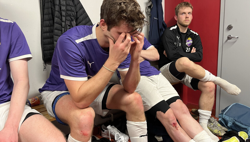 SKUFFELSE: Jonas Rongland Lindgård (t.v.) leverte både scoring og en sterk prestasjon, men skuffelsen etter tapet var likevel stor.