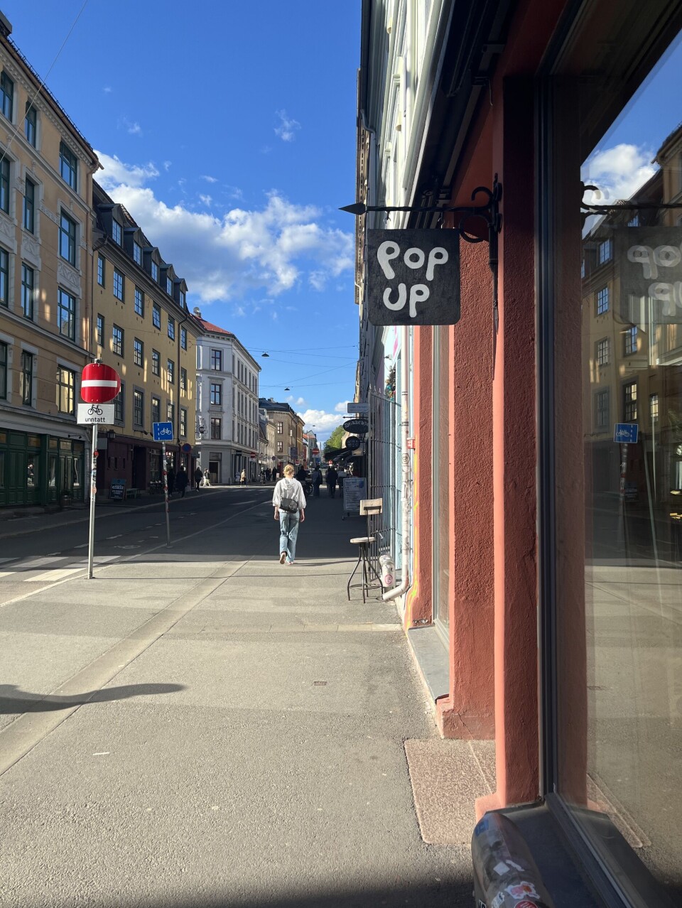 TOMT: Her ville det vanligvis florert i klær forbipasserende kan kikke på i farta.