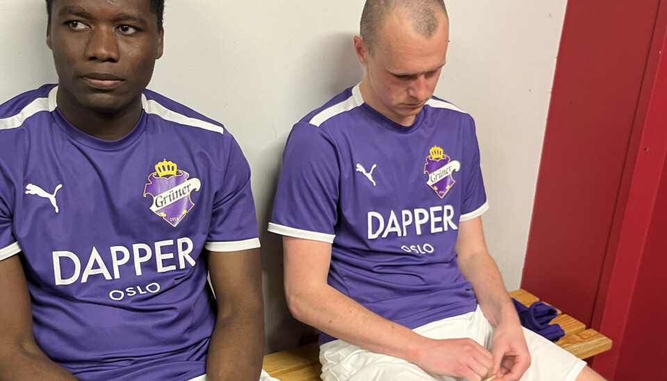 TILBAKE: Skuffelsen var tydelig hos kapteinen Mikkel Brandsnes (t.h) etter kampen