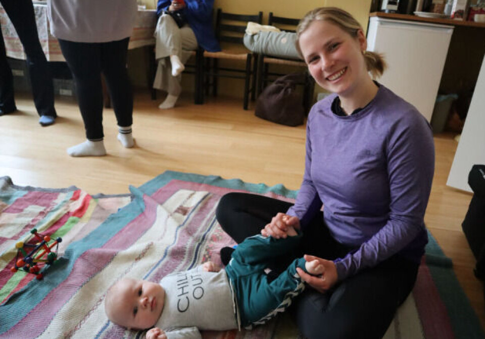 Maja Vefren Olsen med baby
